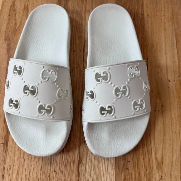 Gucci Pool Slides - Picture 1 of 3